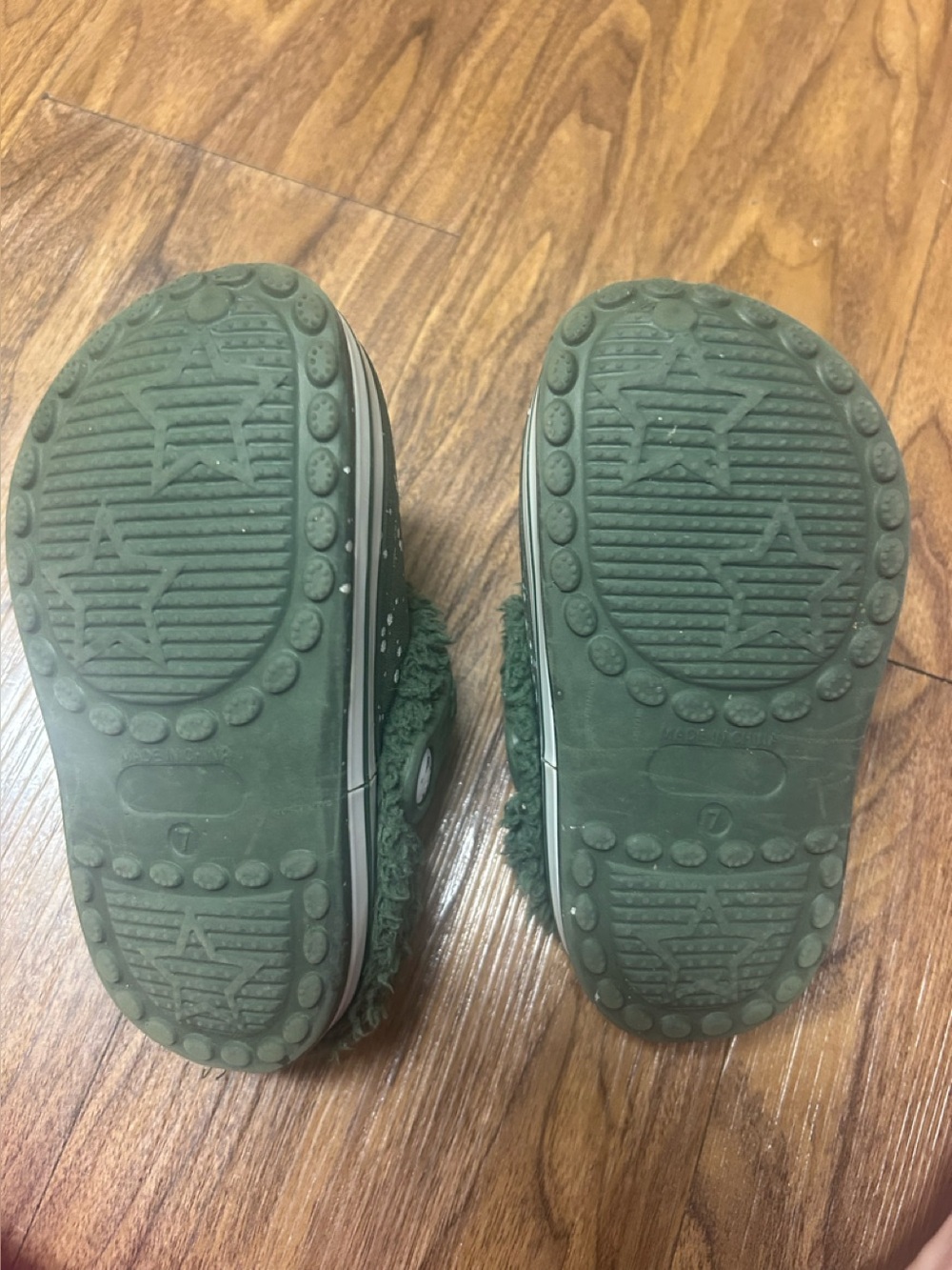 Crocs Kids. Size 7 - Picture 3 of 9